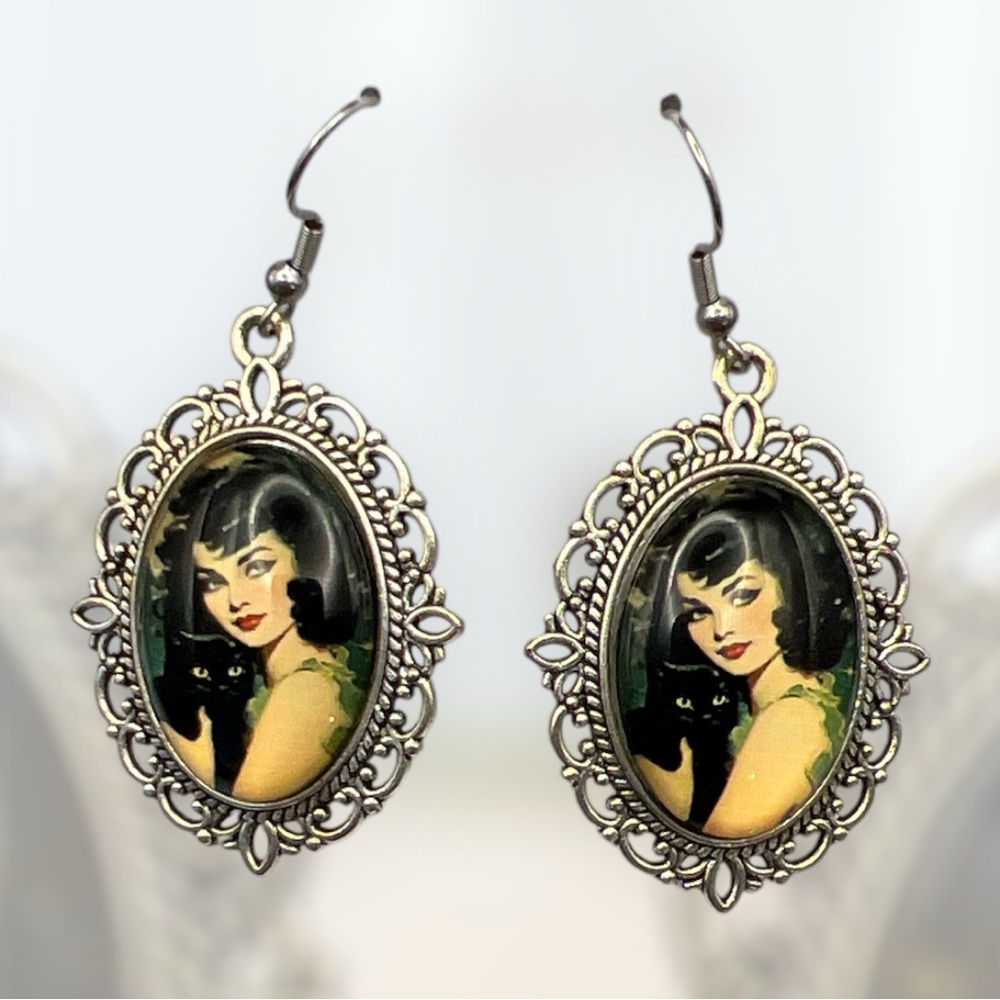 Victorian Cat Earings. Vintage Inspired